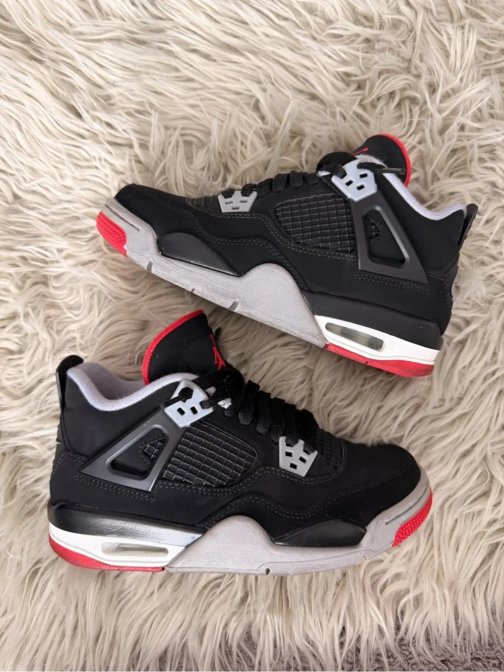 Jordan Men's Black and Red Retro Sneakers